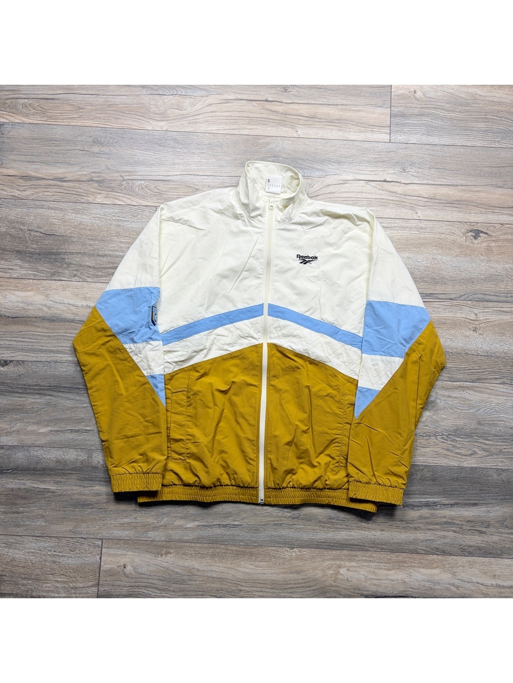 Reebok X Gigi Hadid windbreaker zip up, great condition no flaws, size small